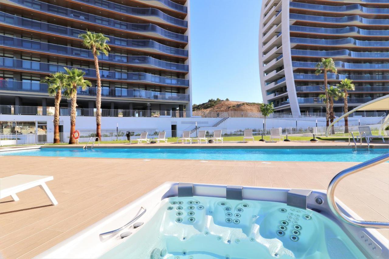 Sunset Waves Deluxe Apartments Poniente Beach Resort ベニドルム エクステリア 写真