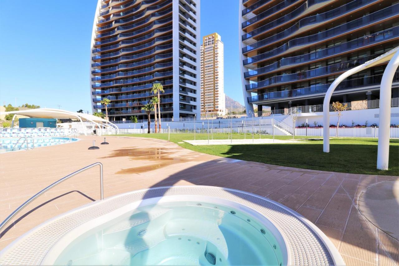 Sunset Waves Deluxe Apartments Poniente Beach Resort ベニドルム エクステリア 写真