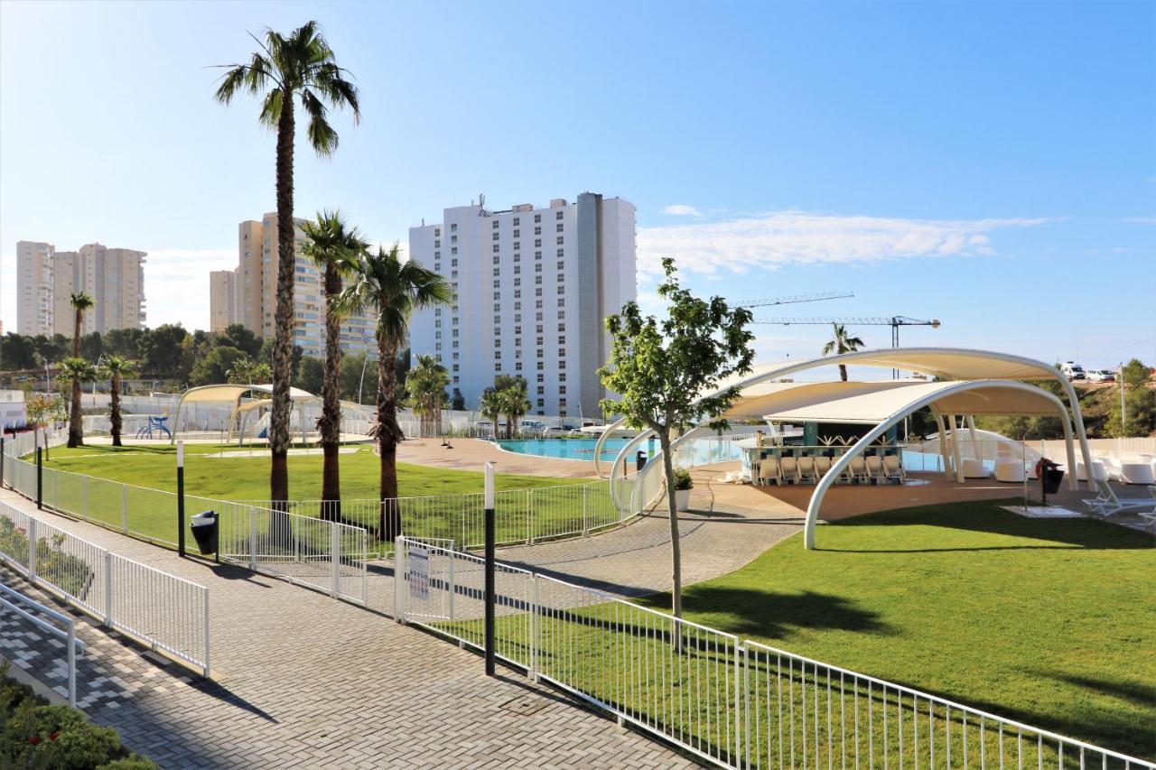 Sunset Waves Deluxe Apartments Poniente Beach Resort ベニドルム エクステリア 写真